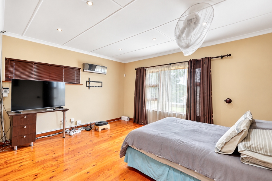 4 Bedroom Property for Sale in Nahoon Valley Park Eastern Cape